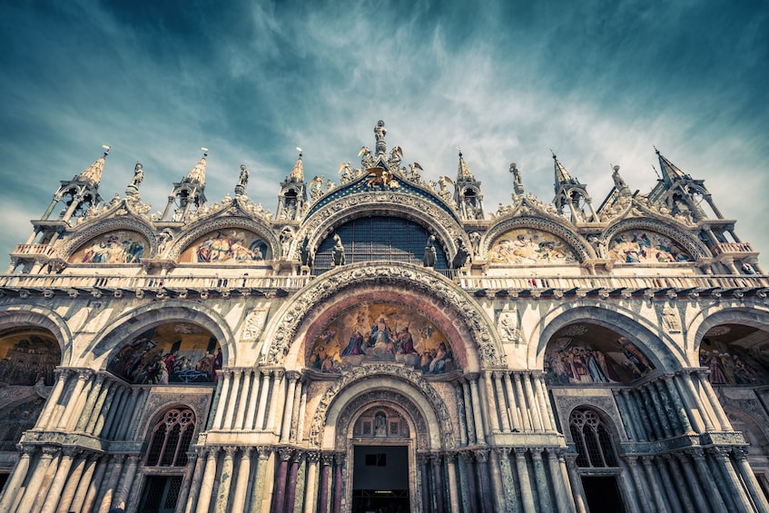 Skip-the-Line: Doge’s Palace & St Mark’s Basilica Small-Group Guided Tour