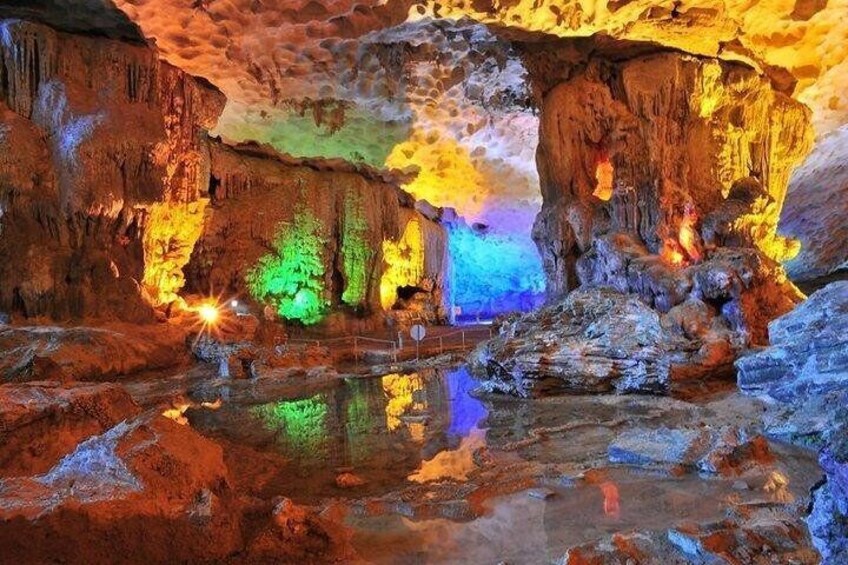 Sung Sot Cave, Halong Bay