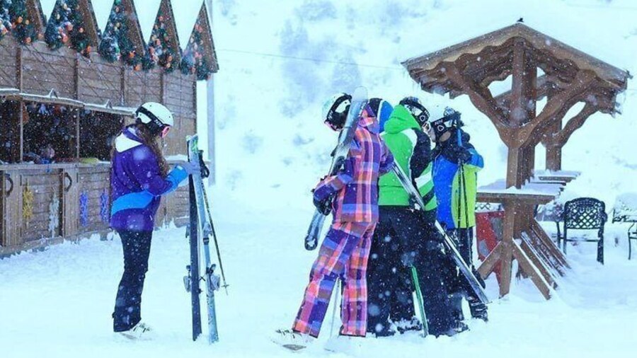 SAFED-DARA: Skiing, snowboarding, One-day tour