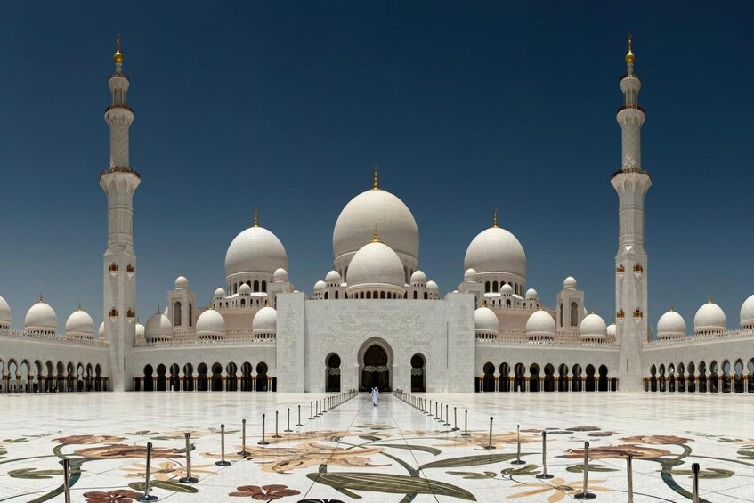 Private Full Day Trip to Abu Dhabi from Dubai 