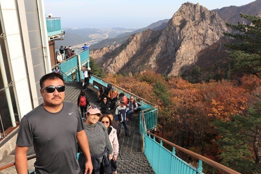 Private Trip in Mt Seorak & East Sea with a Photographer Tourguide!!
