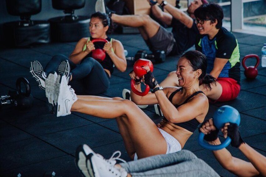 Body Blast a 45 minutes class of functional training using body weiight and light weights to tone and shape the body