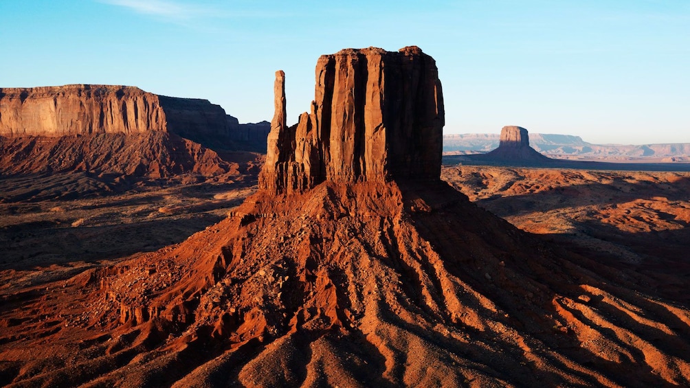 Red buttes tower over Monument Valley Tribal Park
