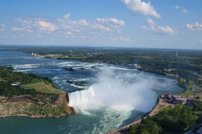 Niagara Falls Scavenger Hunt: Hunt Along Niagara Falls