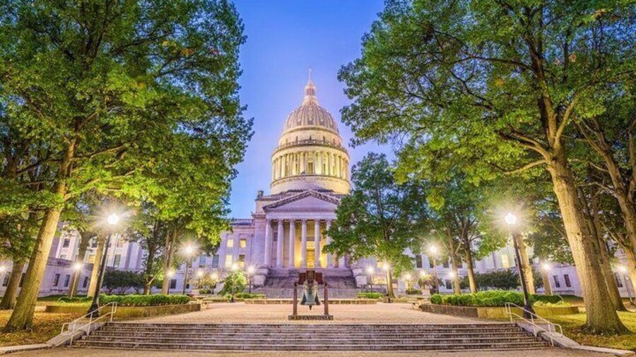 Charleston Let’s Roam Treasure Hunt:West Virginia’s Cultural Crown!