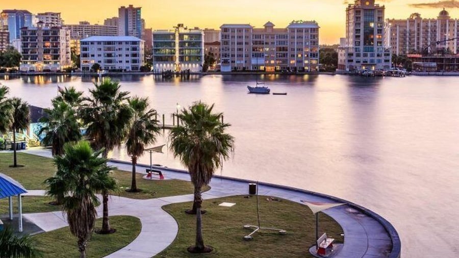 Sarasota Scavenger Hunt: Sarasota Spectacles