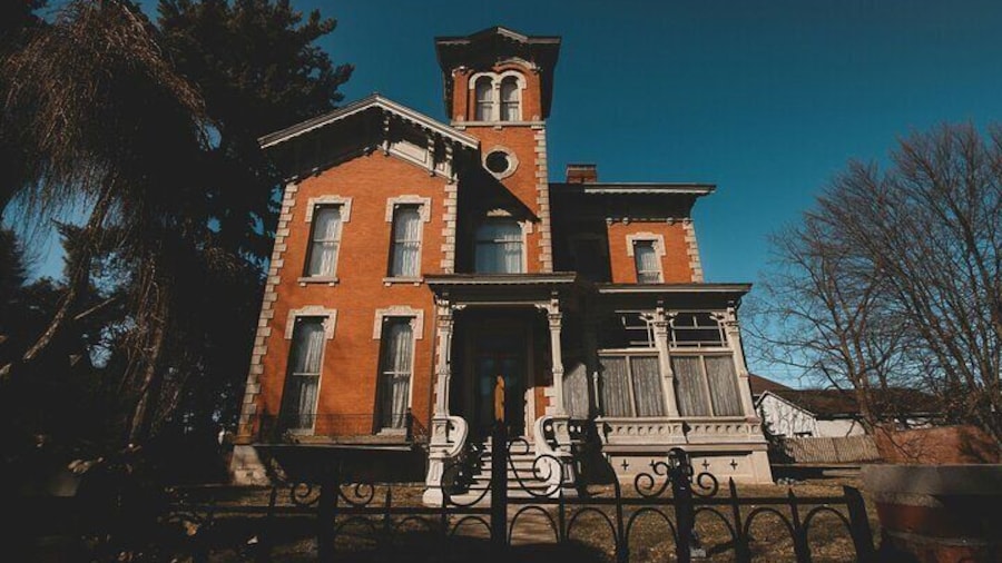 Self-Guided Scavenger Hunt: Kalamazoo Fun