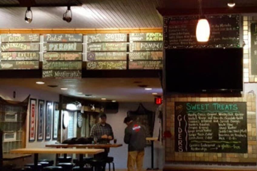 Milwaukee Bar Hunt: Milwaukee Bar Crawl