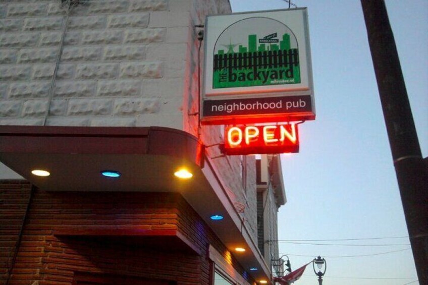 Milwaukee Bar Hunt: Milwaukee Bar Crawl