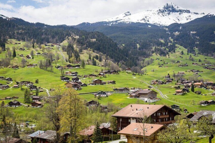 Architectural Walk of Interlaken with a Local