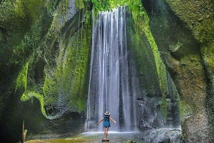 Full Day : Bali TUKAD CEPUNG Waterfall & Gates of HEAVEN at Lempuyang Templ...