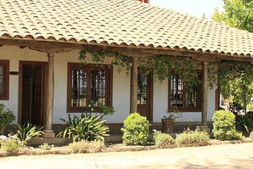 Traditional Heritage Hacienda Farm Tour from Santiago