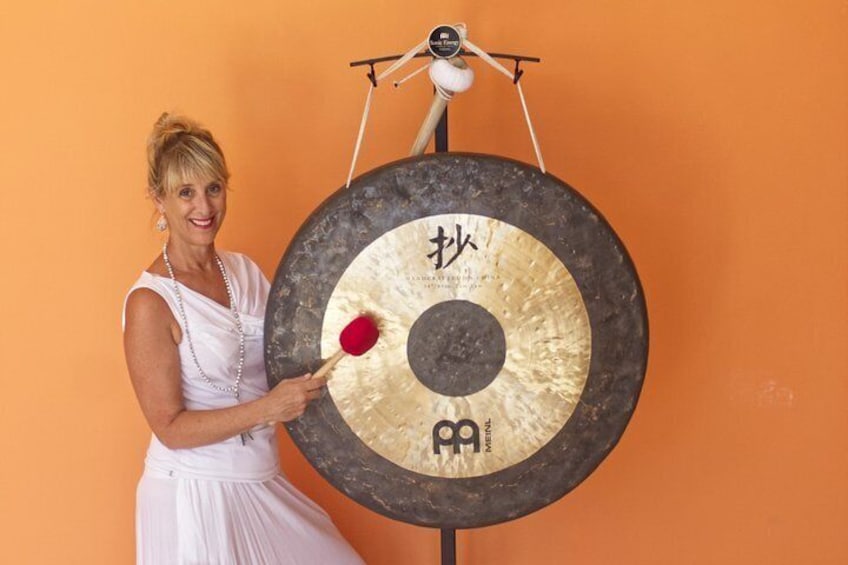 Be Immersed in the mystical sounds of the gong during your yoga session 