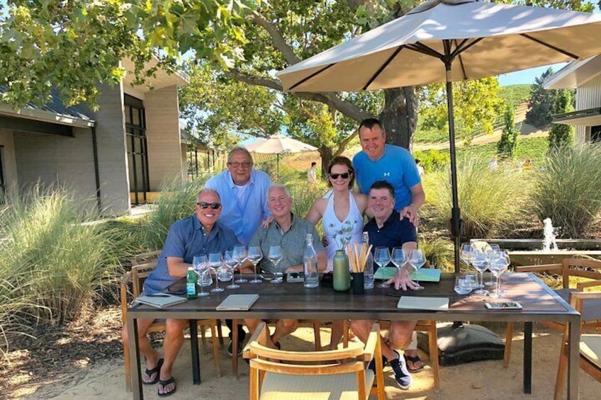 6-Hour Exclusive Wine Tour Experience for up to 6 Guests / Napa-Sonoma