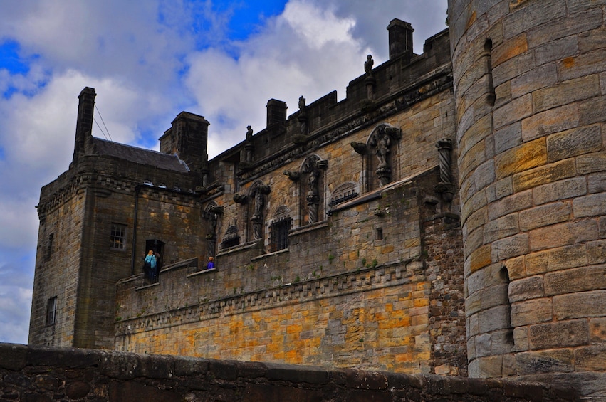 Rosslyn Chapel, Dunfermline Abbey & Stirling Castle Tour