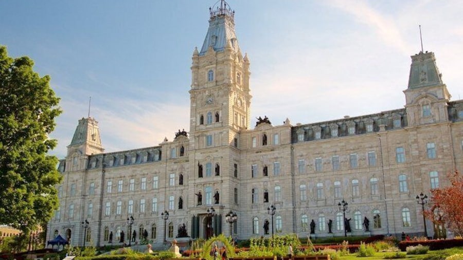 Quebec City Scavenger Hunt: The Horrors of Quebec City!