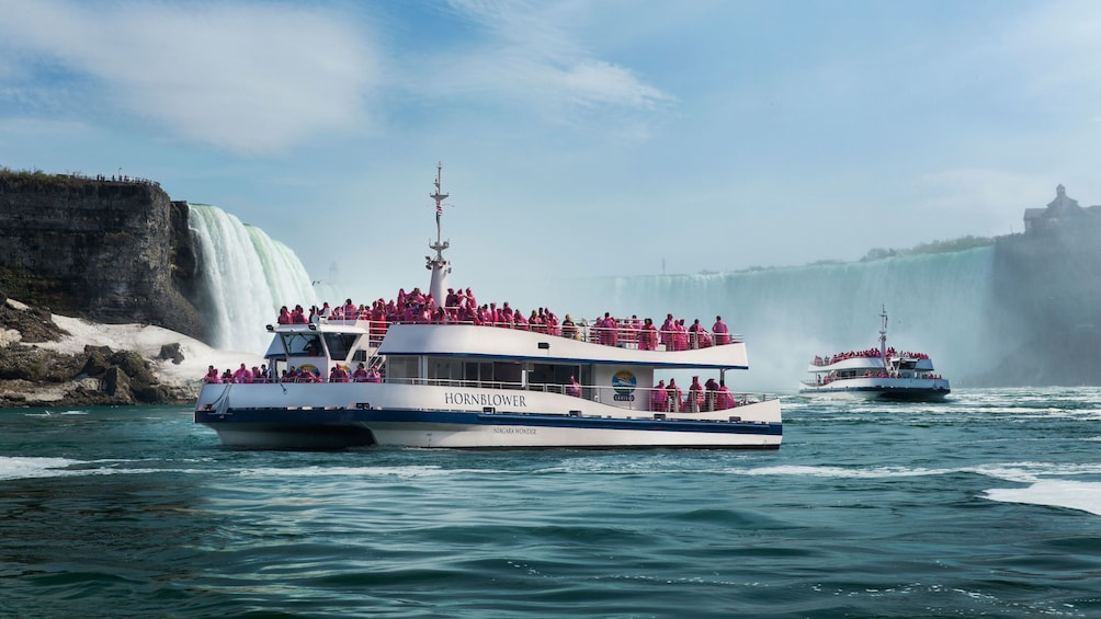 book niagara falls boat tour canada