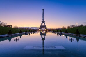 Tour Notturno Della Torre Eiffel Con Upgrade Facoltativo Per Salire Fino In Cima