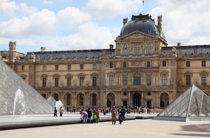 Complete Paris: Louvre, Notre Dame Island & Sainte Chapelle