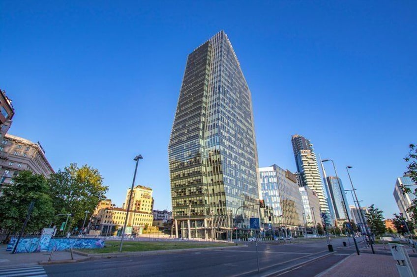 Architectural Walk of Milan with a Local