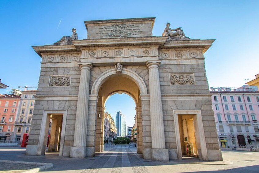 Architectural Walk of Milan with a Local