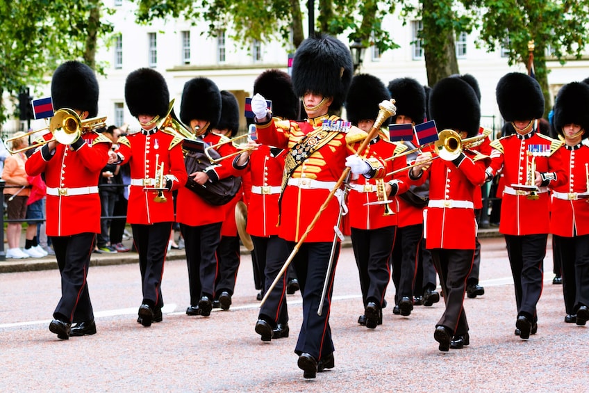 Changing of the Guard Ceremony & Central London Food Tour