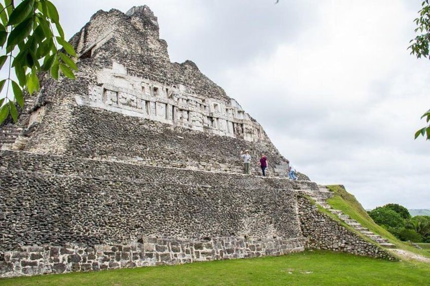 Xunantunich & Inland Bluehole from Hopkins