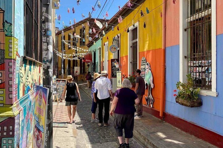 Valparaíso Wonders: A Full-Day Coastal Experience from Santiago