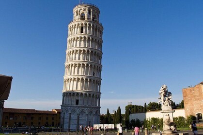Discover Tuscan Towns Pisa & Lucca w/ Leaning Tower Priority Access