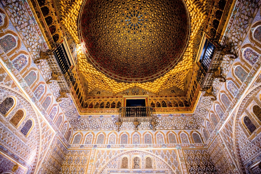 Seville: Alcazar Guided Tour with Priority Access
