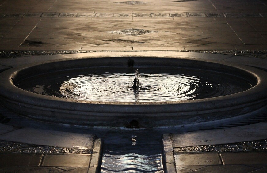 Seville: Alcazar Guided Tour with Priority Access