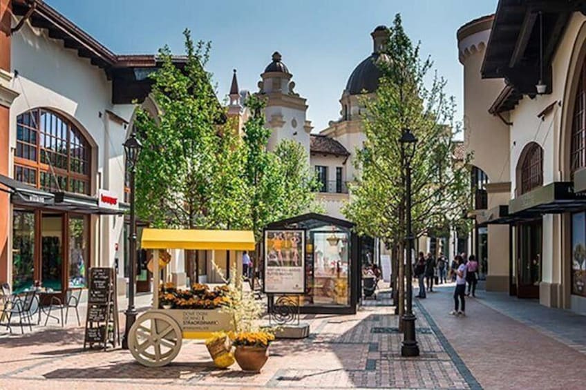 Fidenza Village private shopping assistance, from Milan