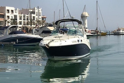 Velero en la bahía de Agadir