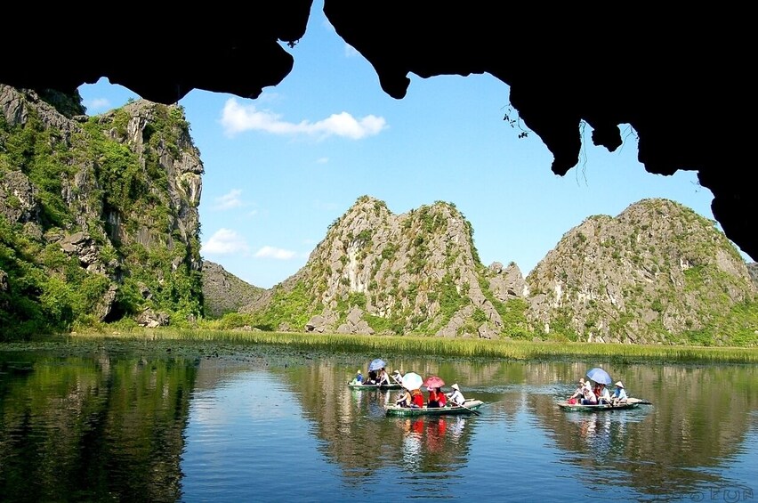 1 Day Hoa Lu, Trang An & Mua Cave Tour