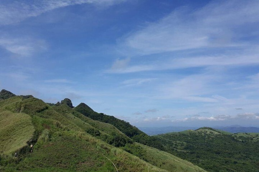Beginner Day Hike from Manila Mt. Batulao (811 MASL) with transfers**