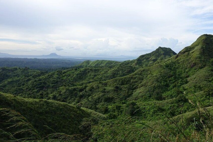 Beginner Day Hike from Manila Mt. Batulao (811 MASL) with transfers**