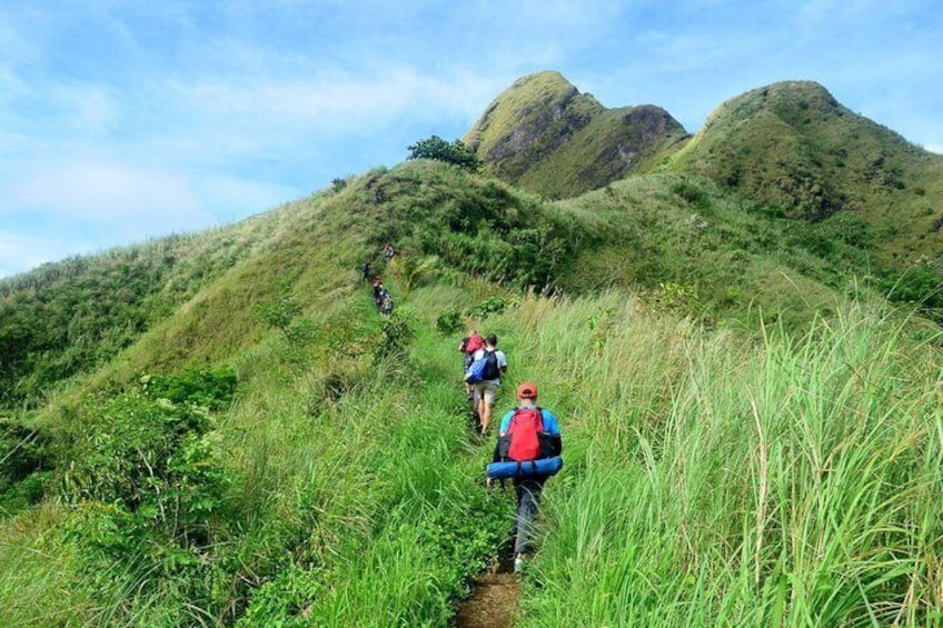 Beginner Day Hike from Manila Mt. Batulao (811 MASL) with transfers**
