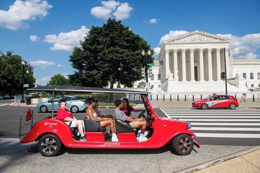 Washington by Day: Small Group Sightseeing Tour via Electric Vehicle