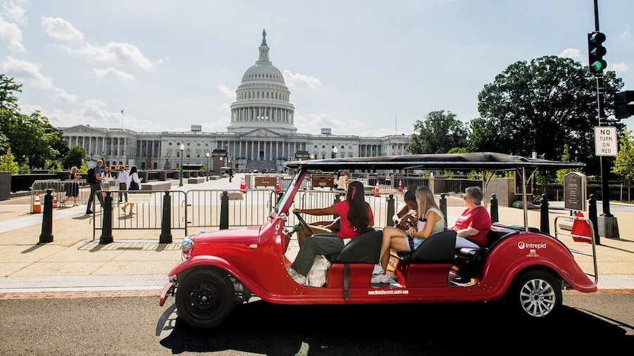 Washington by Day: Small Group Sightseeing Tour via Electric Vehicle