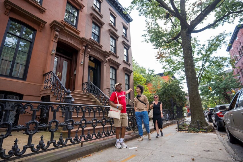 New York Brownstone Brooklyn Small Group Food Tasting Tour