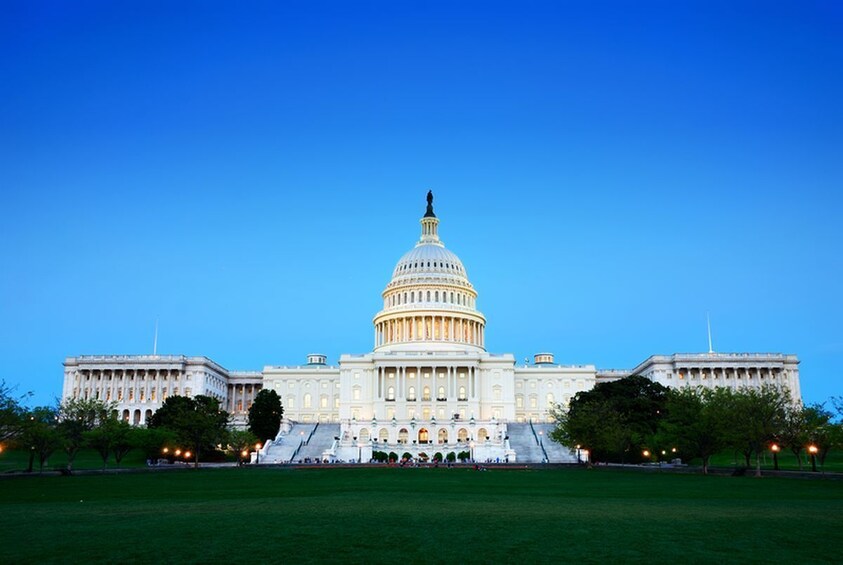 Washington Small-Group Major Landmarks by Night Tour 
