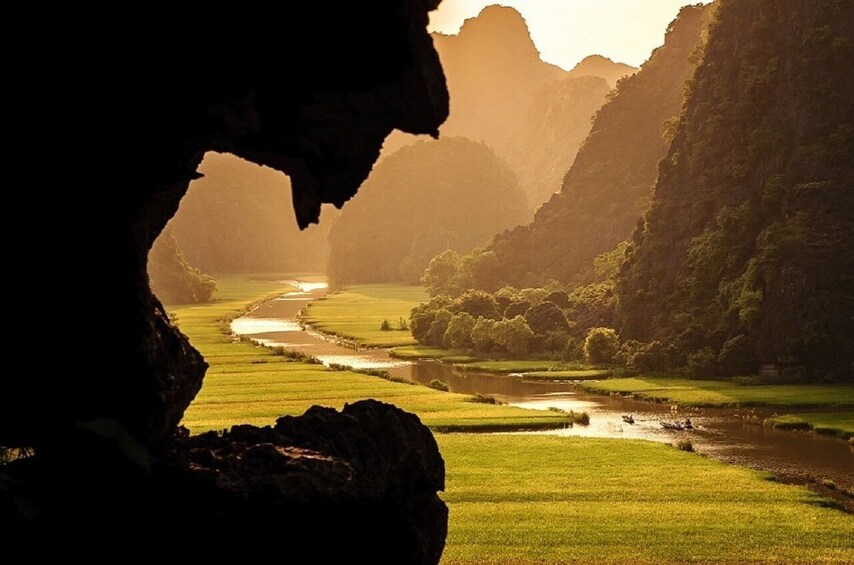2 Day Trang An, Mua Cave, Tuyet Tinh Coc & Cuc Phuong Tour