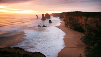 Great Ocean Road & Twelve Apostles Tour from Melbourne