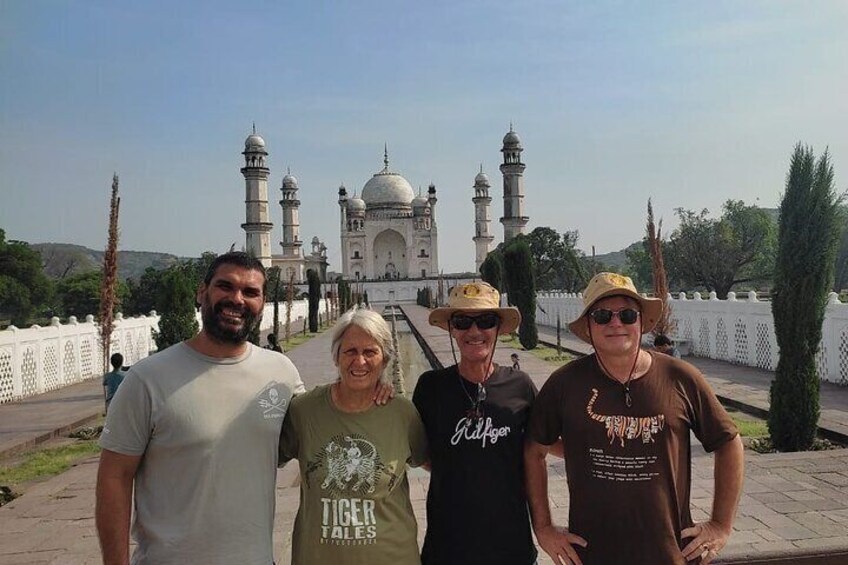 The Best of Ellora & Aurangabad in One Day