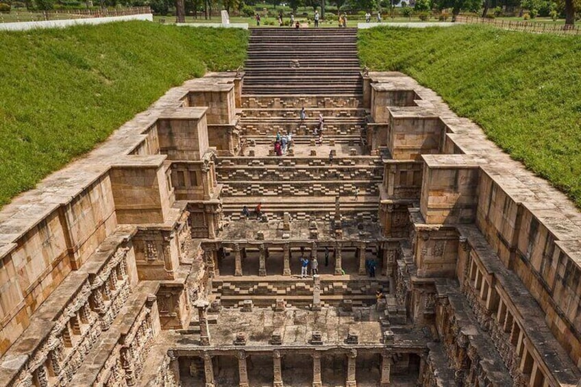 Ahmedabad to Adalaj & Rani ki Vav Stepwell Tour