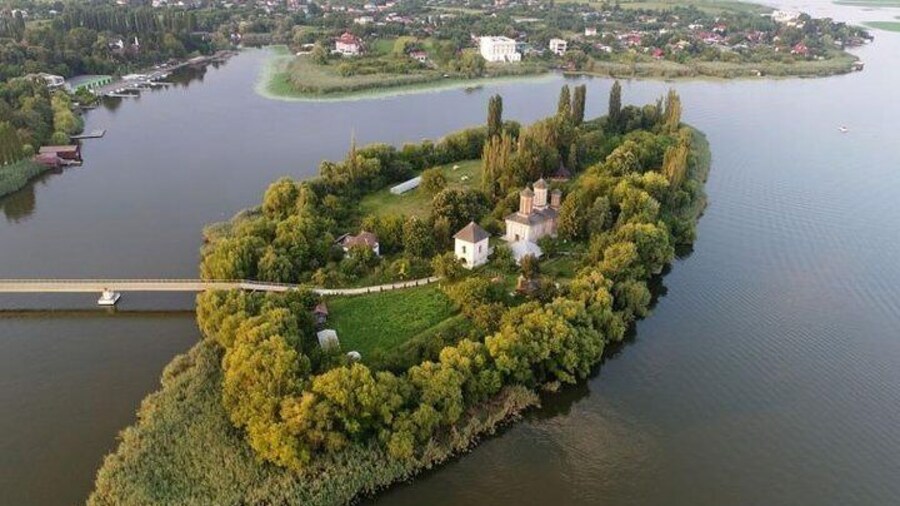 Dracula's Tomb and Mogosoaia Palace