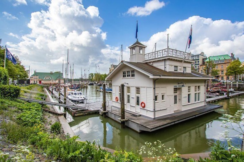 Historic Rotterdam: Exclusive Private Tour with a Local Expert