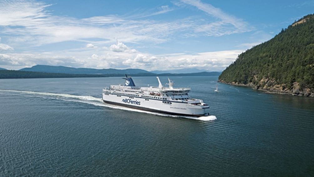 Victoria & Butchart Gardens Tour from Vancouver Small Group