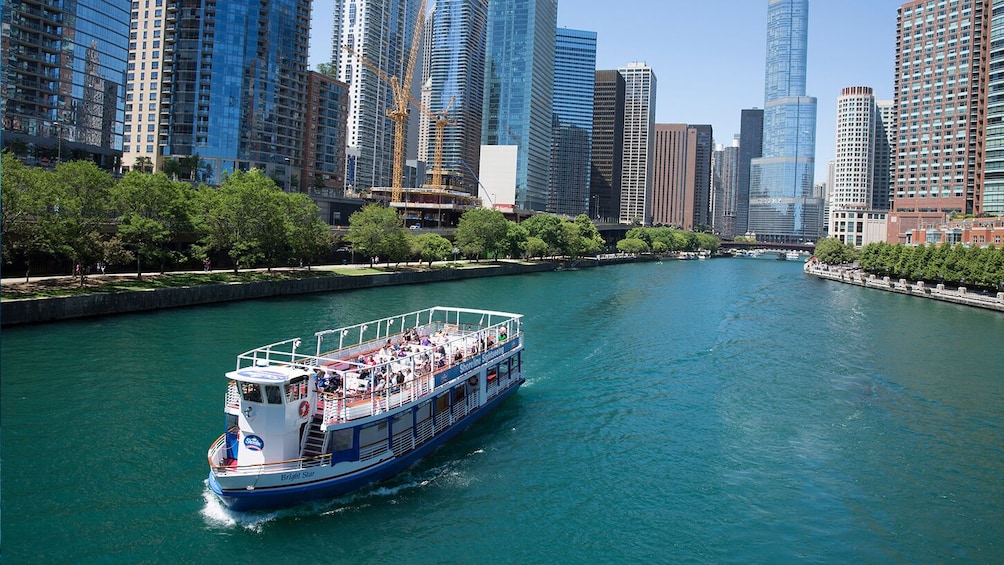 Go Chicago Explorer Pass: Choose 2,3,4 or 5 Top Attractions