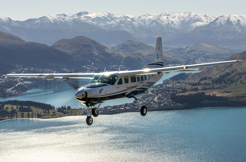 Milford Sound Fly-Nature Cruise-Fly Half Day Tour 